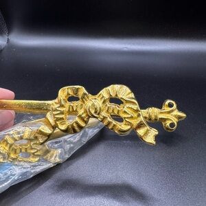 Vintage Gold Bow Wall Hook